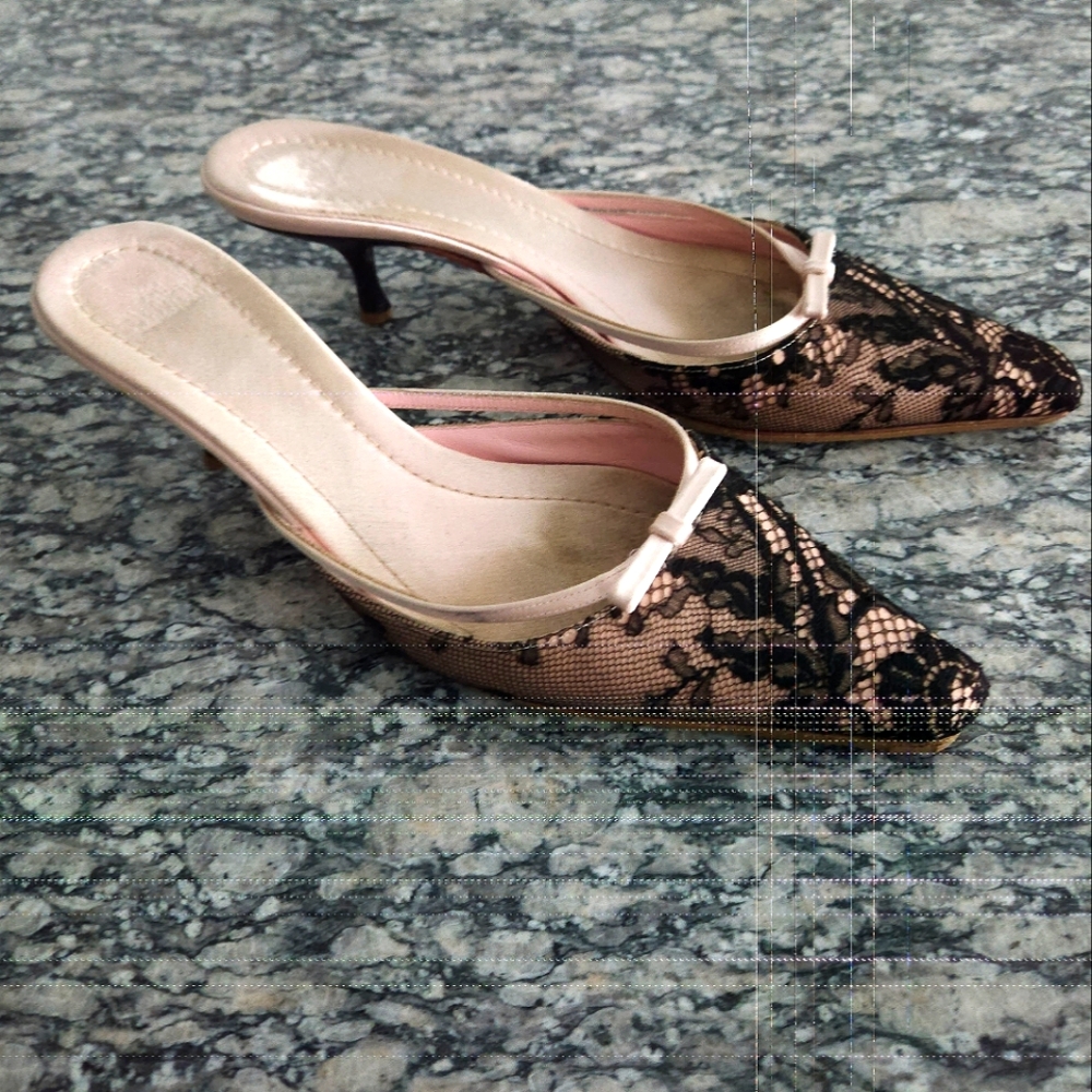 Italian Black And Cream Lace Pointy Kitten Heel Cat's Paw Soles Slip On Shoes